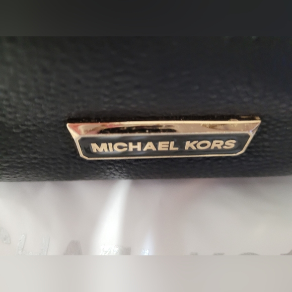 MICHEAL KORS CROSSBODY - Picture 6 of 9